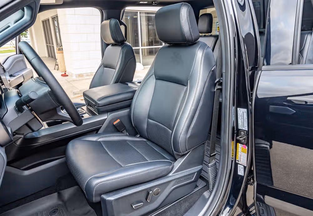 2025 Ford F-150 Lariat SuperCrew Image 31