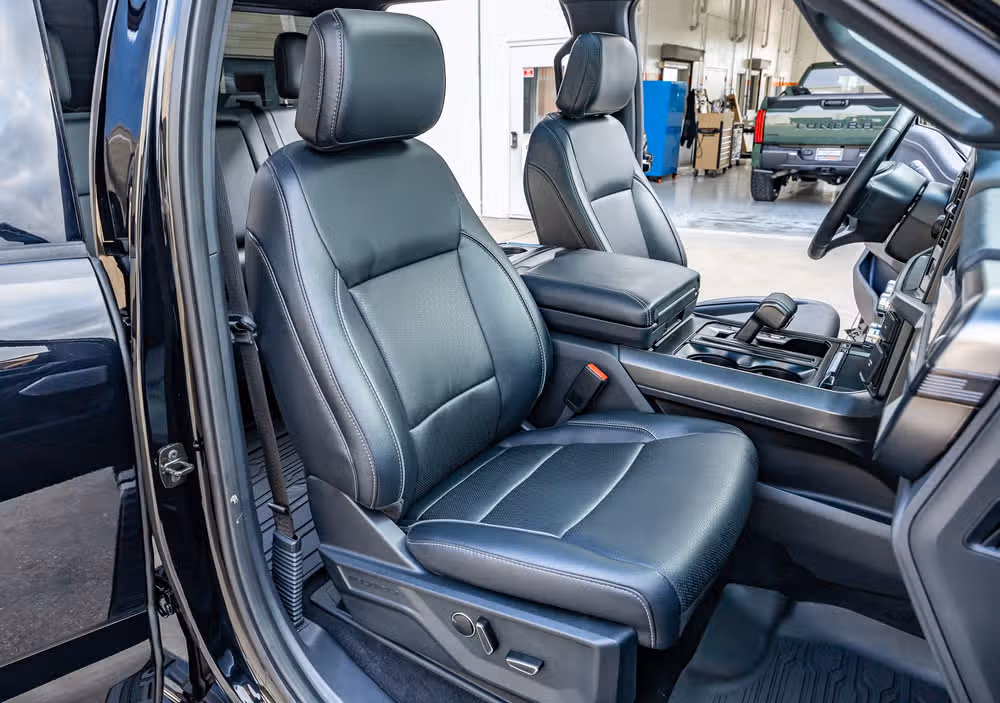2025 Ford F-150 Lariat SuperCrew Image 33