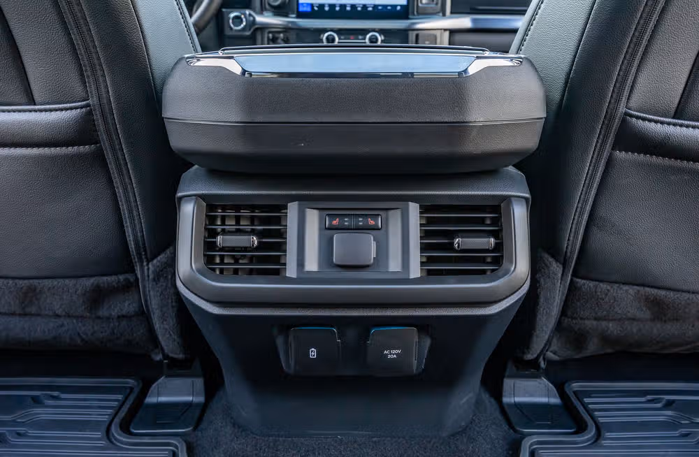 2025 Ford F-150 Lariat SuperCrew Image 35