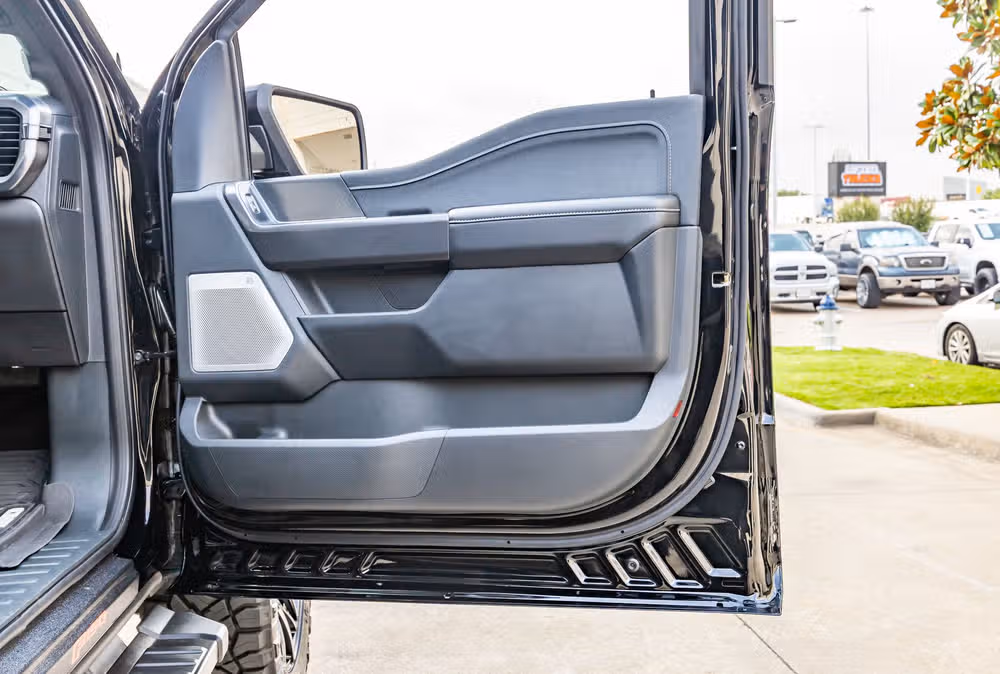 2025 Ford F-150 Lariat SuperCrew Image 39