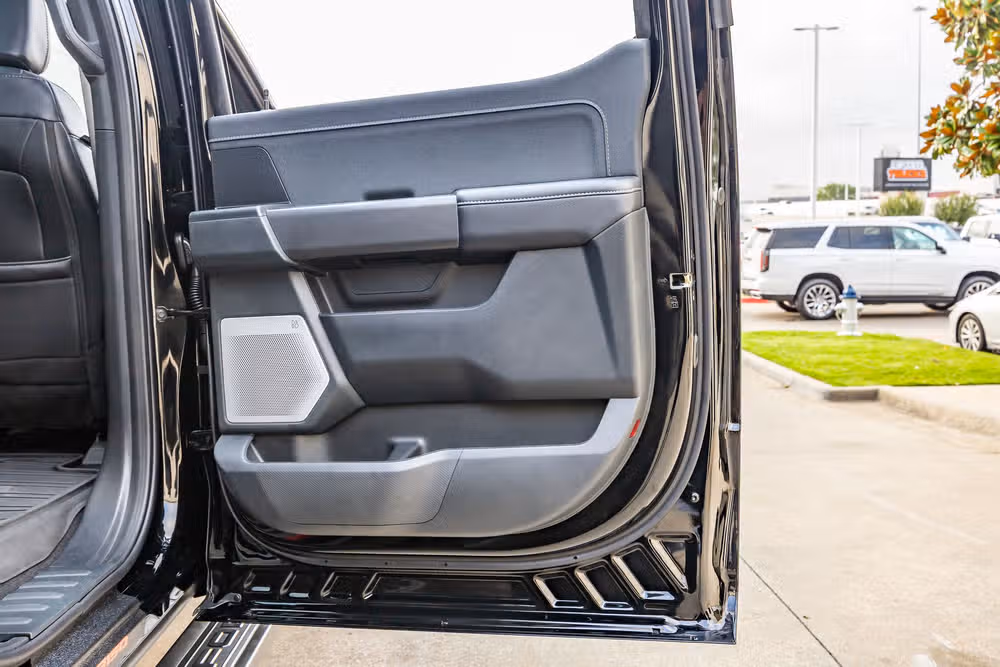 2025 Ford F-150 Lariat SuperCrew Image 41