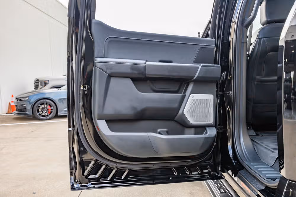 2025 Ford F-150 Lariat SuperCrew Image 40