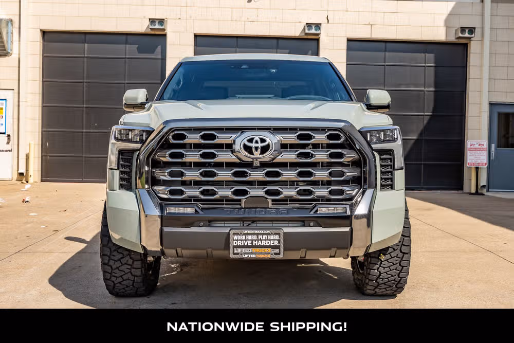 2025 Toyota Tundra Platinum HV CrewMax Image 4