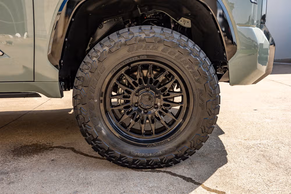 2025 Toyota Tundra Platinum HV CrewMax Image 12