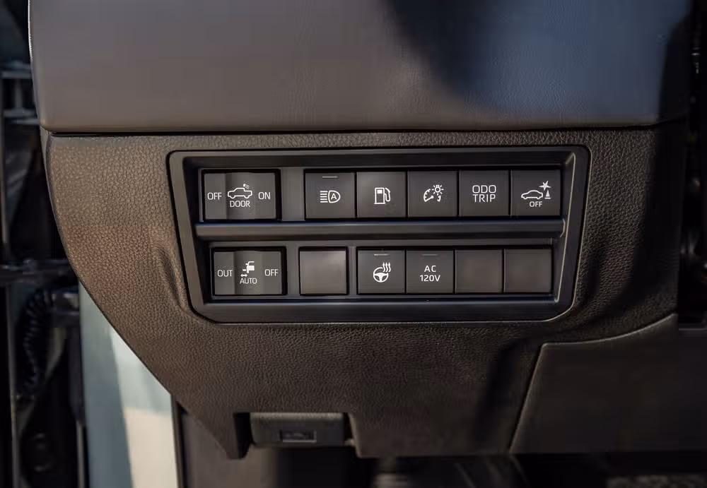 2025 Toyota Tundra Platinum HV CrewMax Image 22