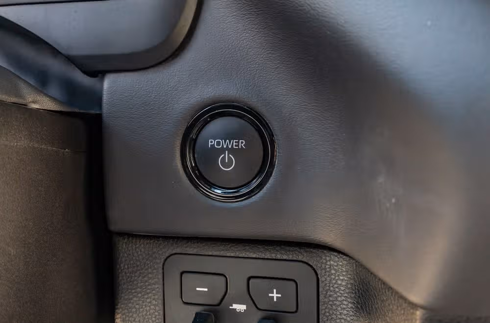 2025 Toyota Tundra Platinum HV CrewMax Image 23