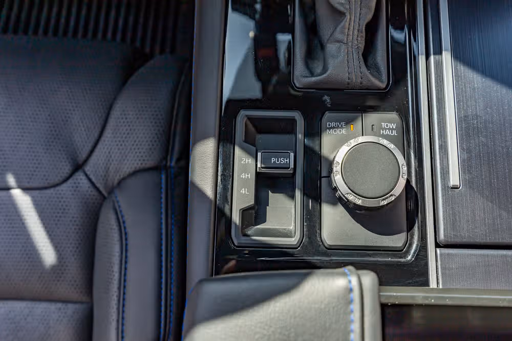 2025 Toyota Tundra Platinum HV CrewMax Image 28