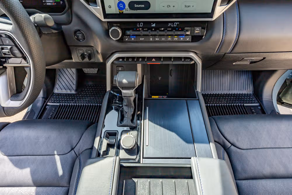 2025 Toyota Tundra Platinum HV CrewMax Image 29