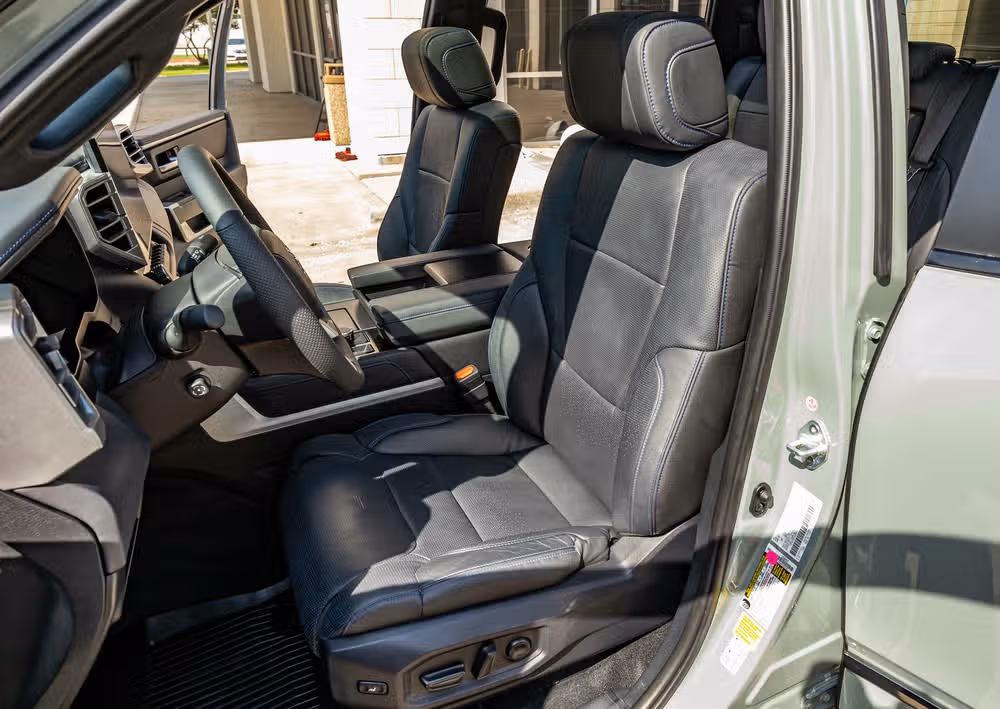 2025 Toyota Tundra Platinum HV CrewMax Image 31