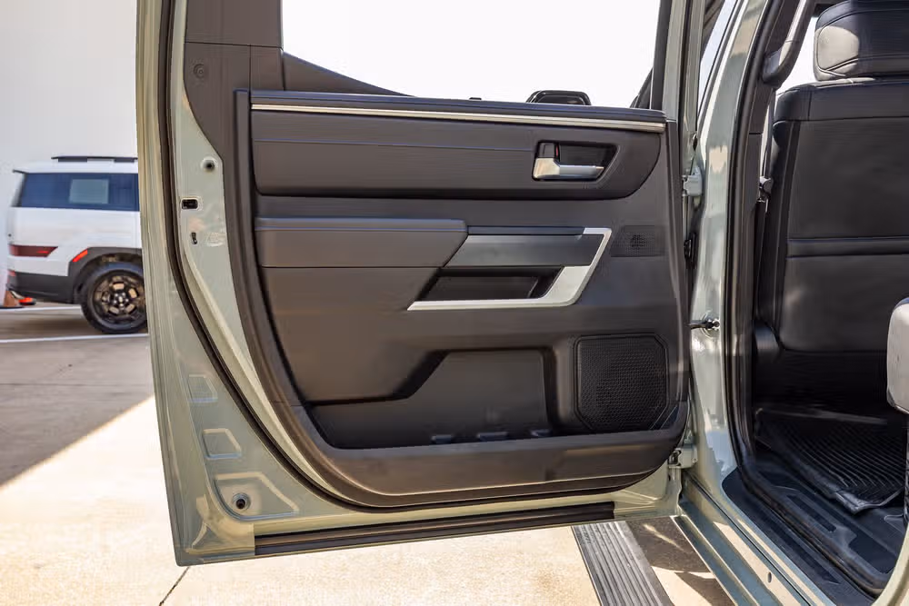 2025 Toyota Tundra Platinum HV CrewMax Image 40
