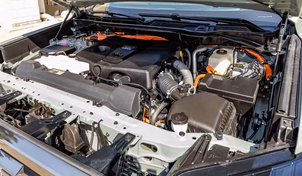 2025 Toyota Tundra Platinum HV CrewMax Image 42