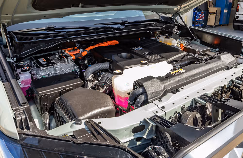 2025 Toyota Tundra Platinum HV CrewMax Image 43