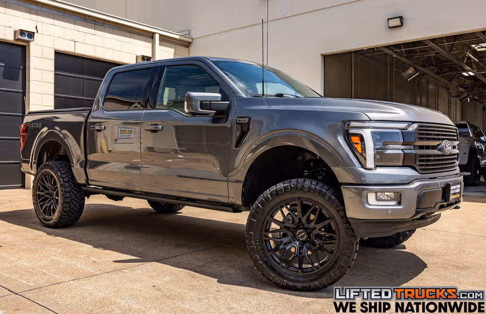 2025 Ford F-150 Platinum SuperCrew Image 1