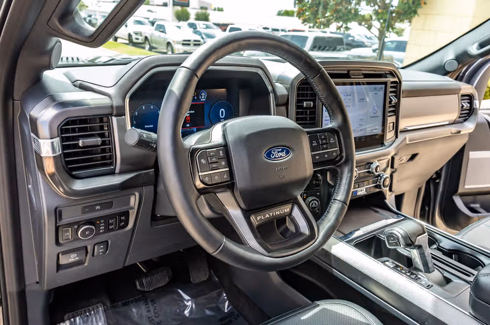 2025 Ford F-150 Platinum SuperCrew Image 17