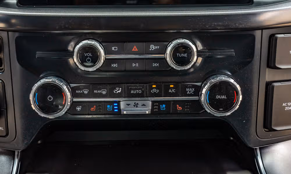 2025 Ford F-150 Platinum SuperCrew Image 28