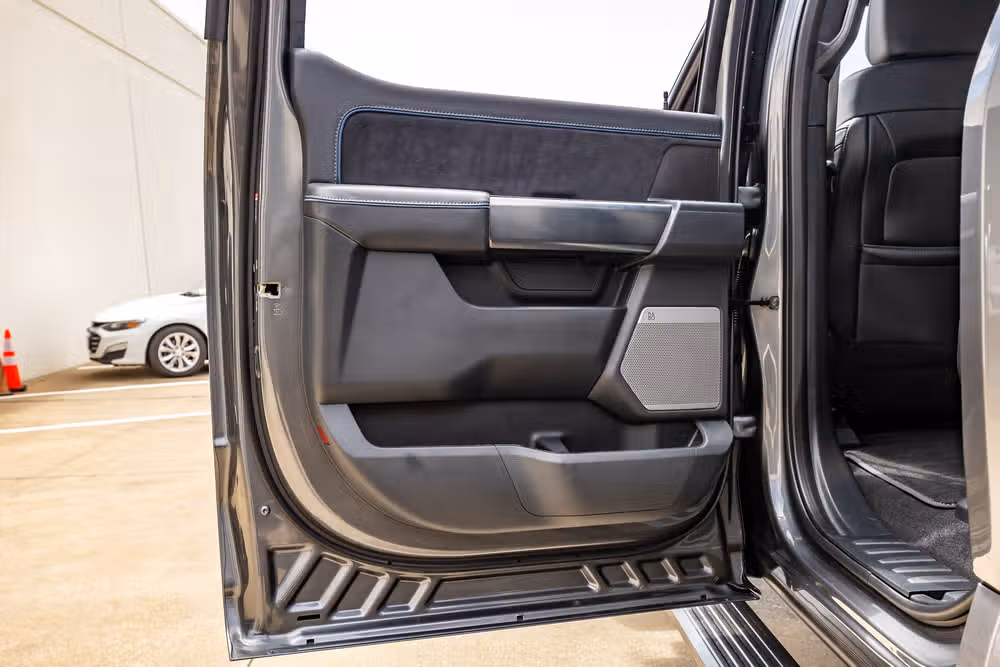 2025 Ford F-150 Platinum SuperCrew Image 39
