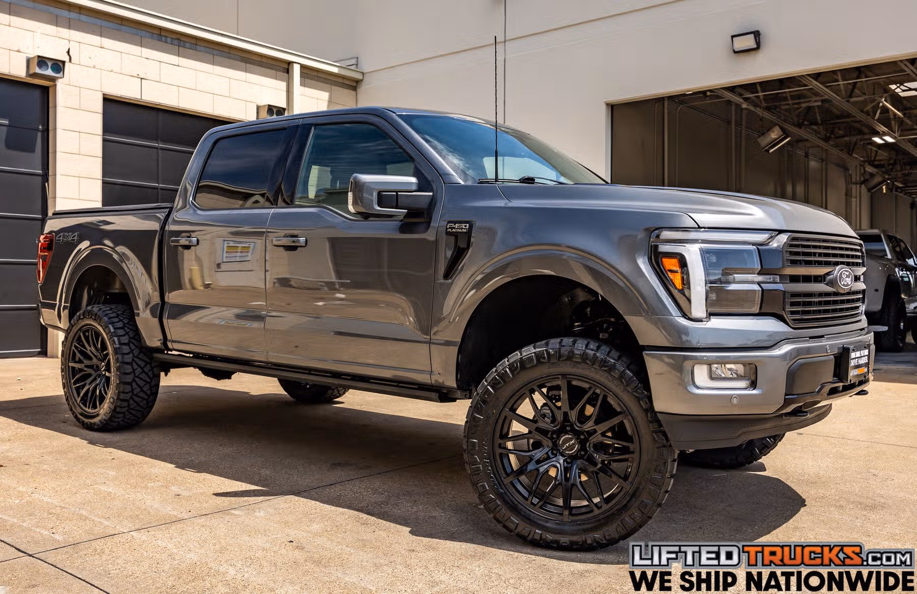 2025 Ford F-150 Platinum SuperCrew Image 1