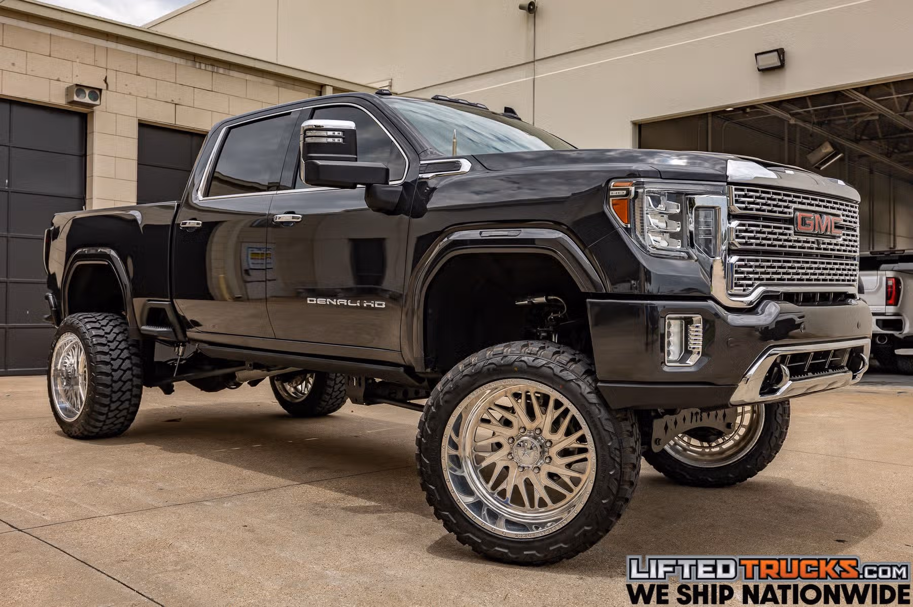 2021 GMC Sierra 2500HD Denali Crew Cab Image 1