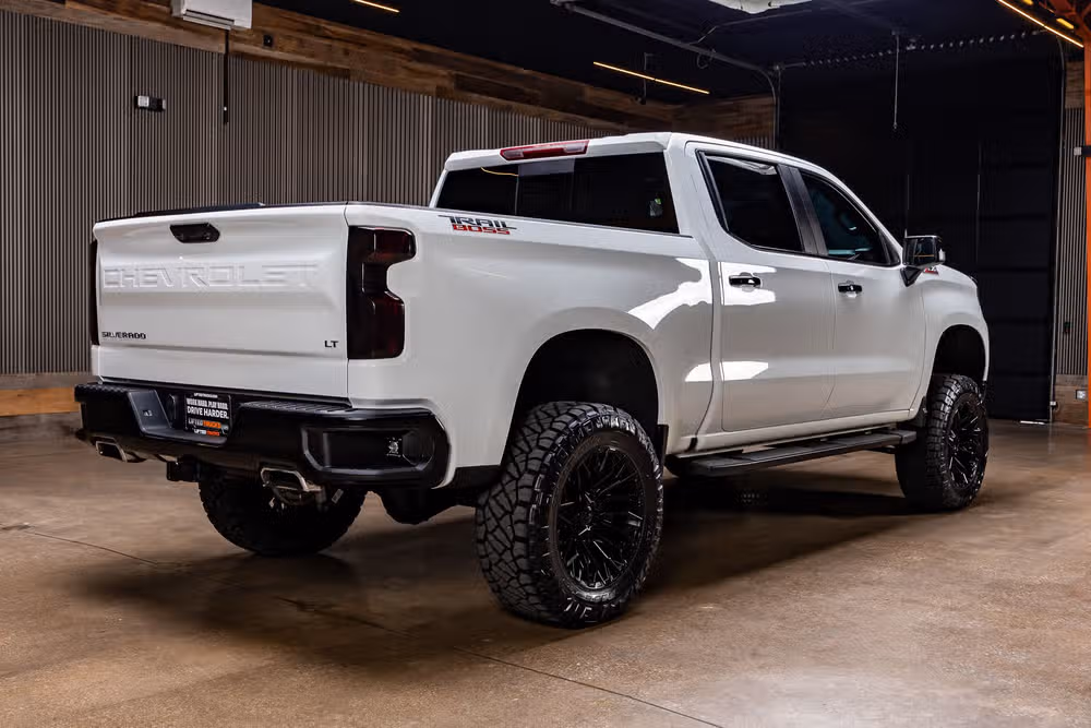 2024 Chevrolet Silverado 1500 LT Trail Boss Crew Cab Image 10