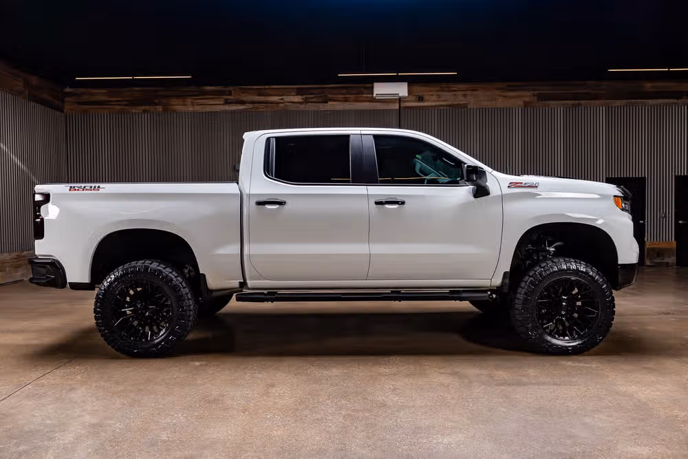 2024 Chevrolet Silverado 1500 LT Trail Boss Crew Cab Image 11