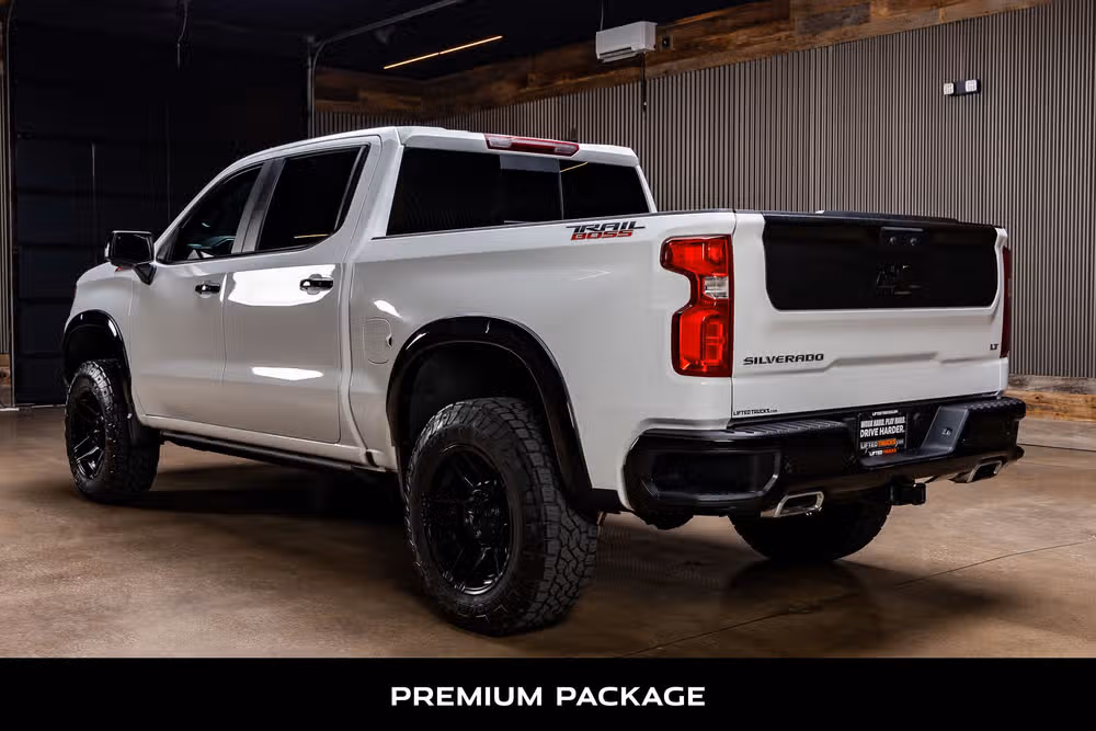 2024 Chevrolet Silverado 1500 LT Trail Boss Crew Cab Image 6