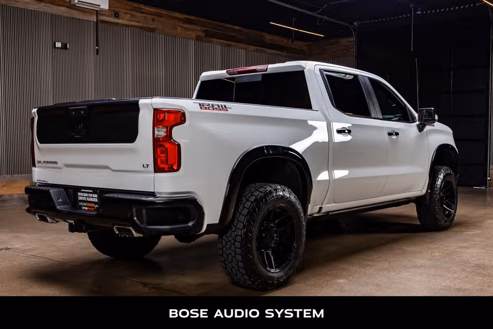 2024 Chevrolet Silverado 1500 LT Trail Boss Crew Cab Image 9
