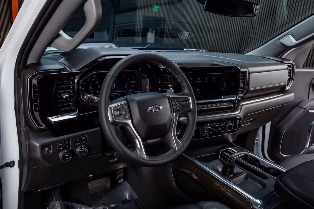 2024 Chevrolet Silverado 1500 LT Trail Boss Crew Cab Image 16