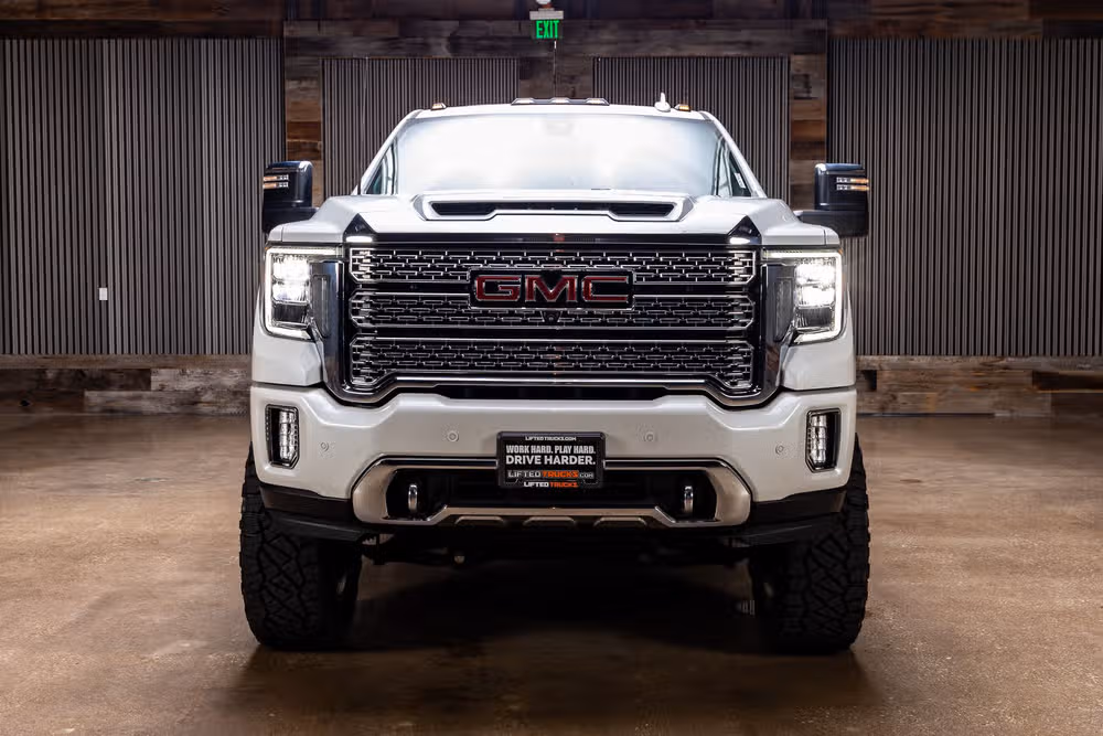 2021 GMC Sierra 2500HD Denali Crew Cab Image 2