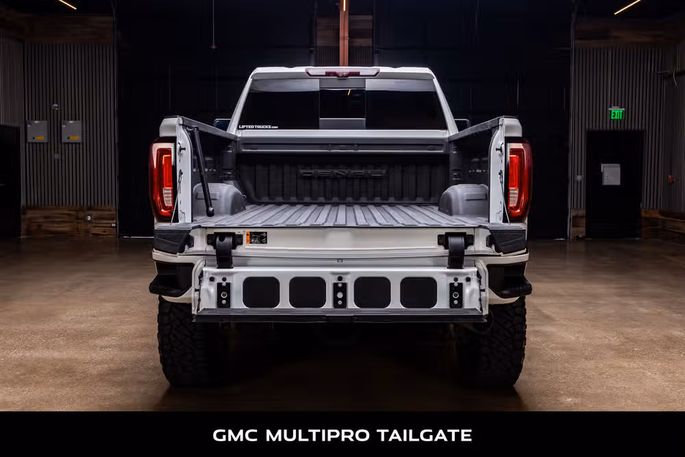 2021 GMC Sierra 2500HD Denali Crew Cab Image 8