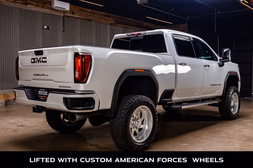 2021 GMC Sierra 2500HD Denali Crew Cab Image 9
