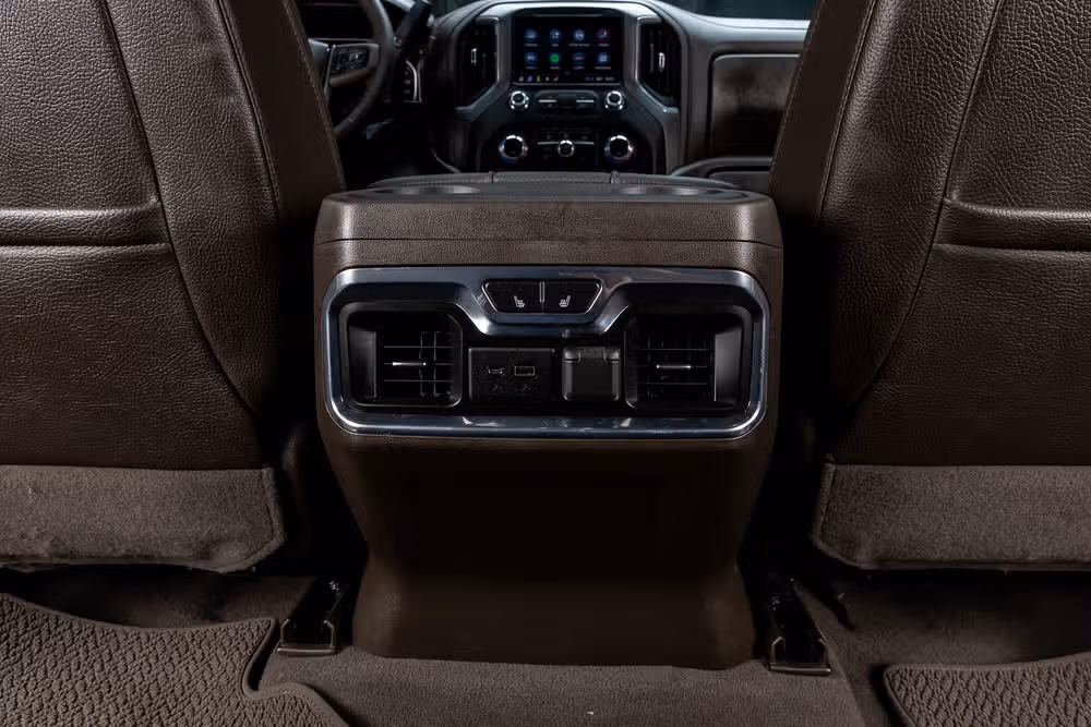 2021 GMC Sierra 2500HD Denali Crew Cab Image 33