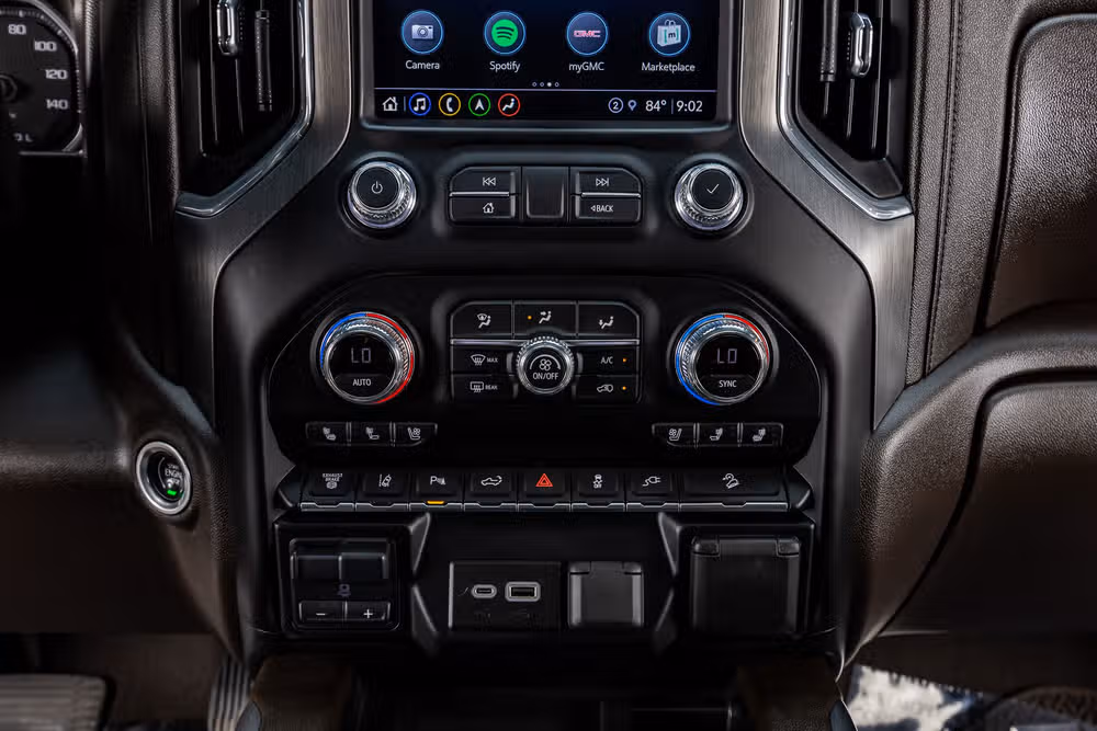 2021 GMC Sierra 2500HD Denali Crew Cab Image 26