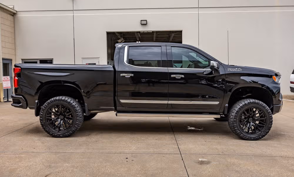 2024 Chevrolet Silverado 1500 High Country Crew Cab Image 11