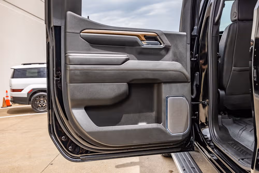 2024 Chevrolet Silverado 1500 High Country Crew Cab Image 39