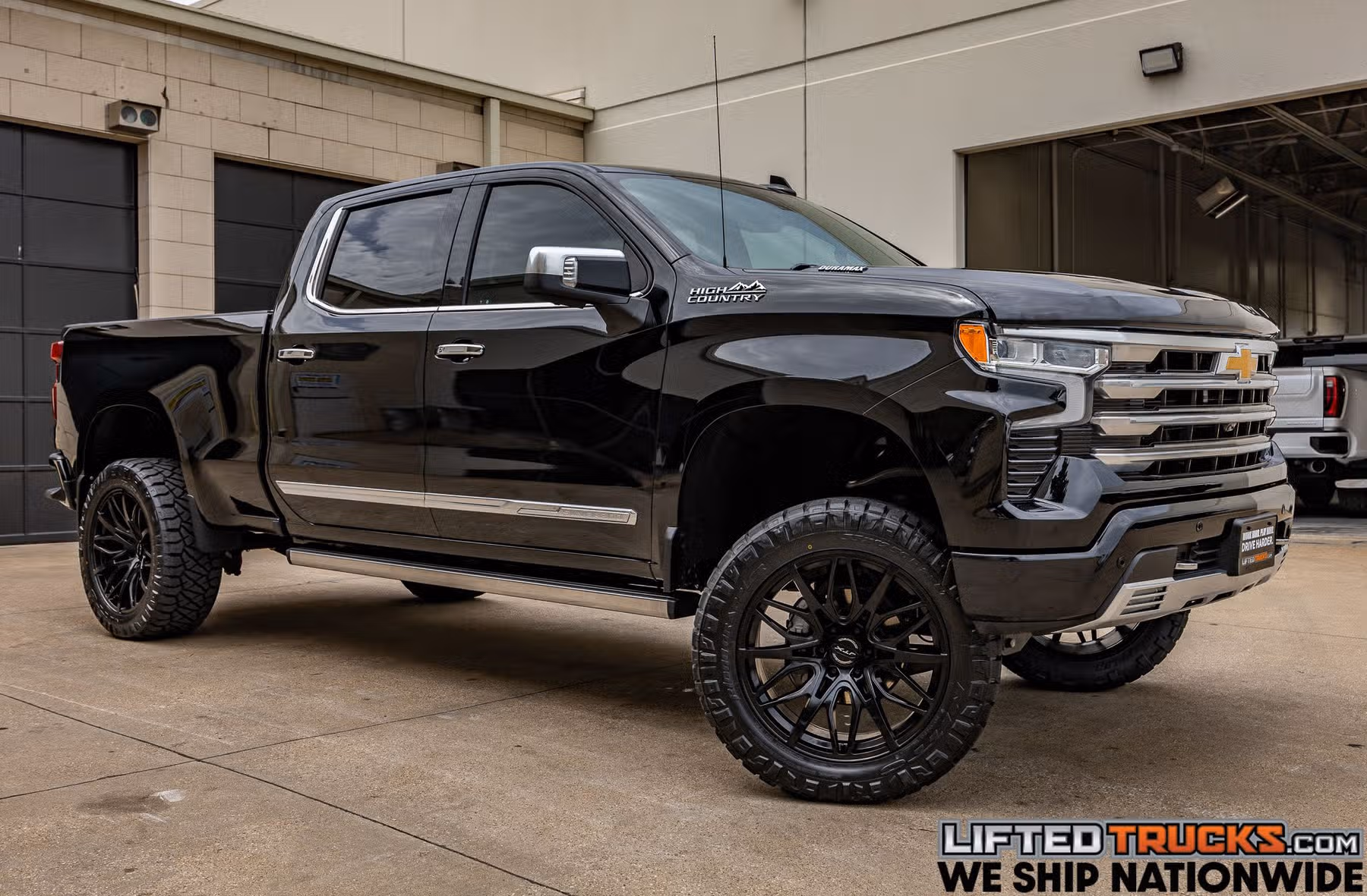 2024 Chevrolet Silverado 1500 High Country Crew Cab Image 1