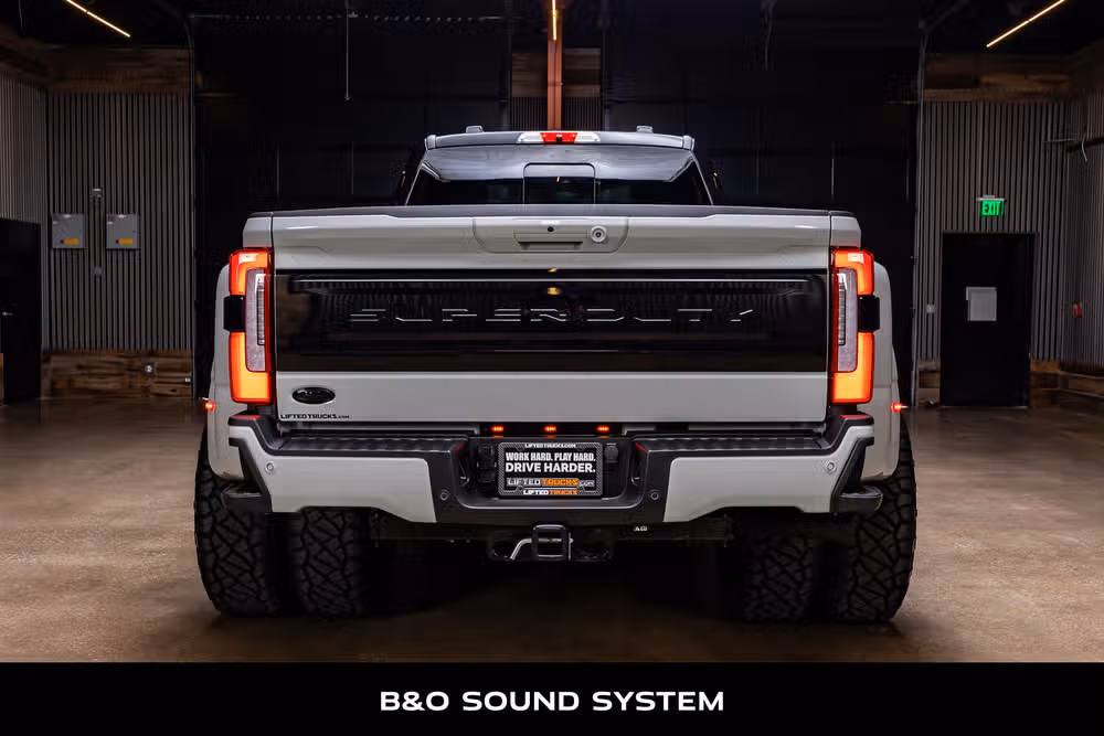 2026 Ford F-350 Super Duty Platinum Crew Cab Image 8
