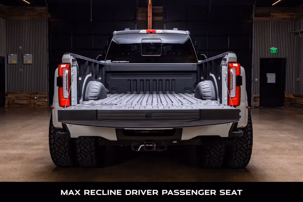 2026 Ford F-350 Super Duty Platinum Crew Cab Image 9