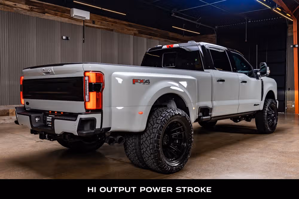 2026 Ford F-350 Super Duty Platinum Crew Cab Image 10