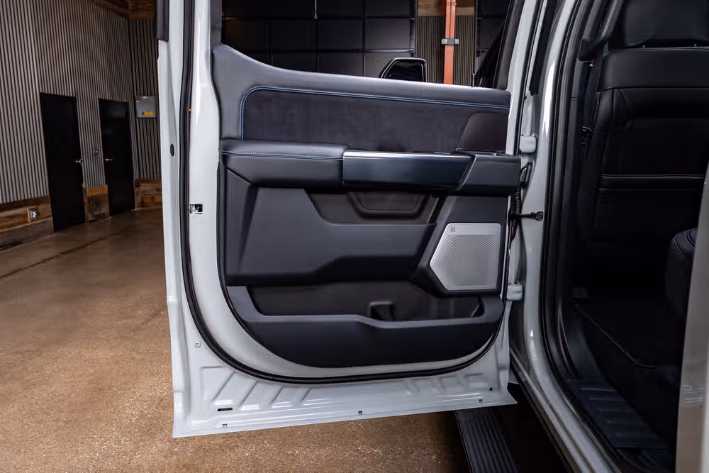 2026 Ford F-350 Super Duty Platinum Crew Cab Image 40