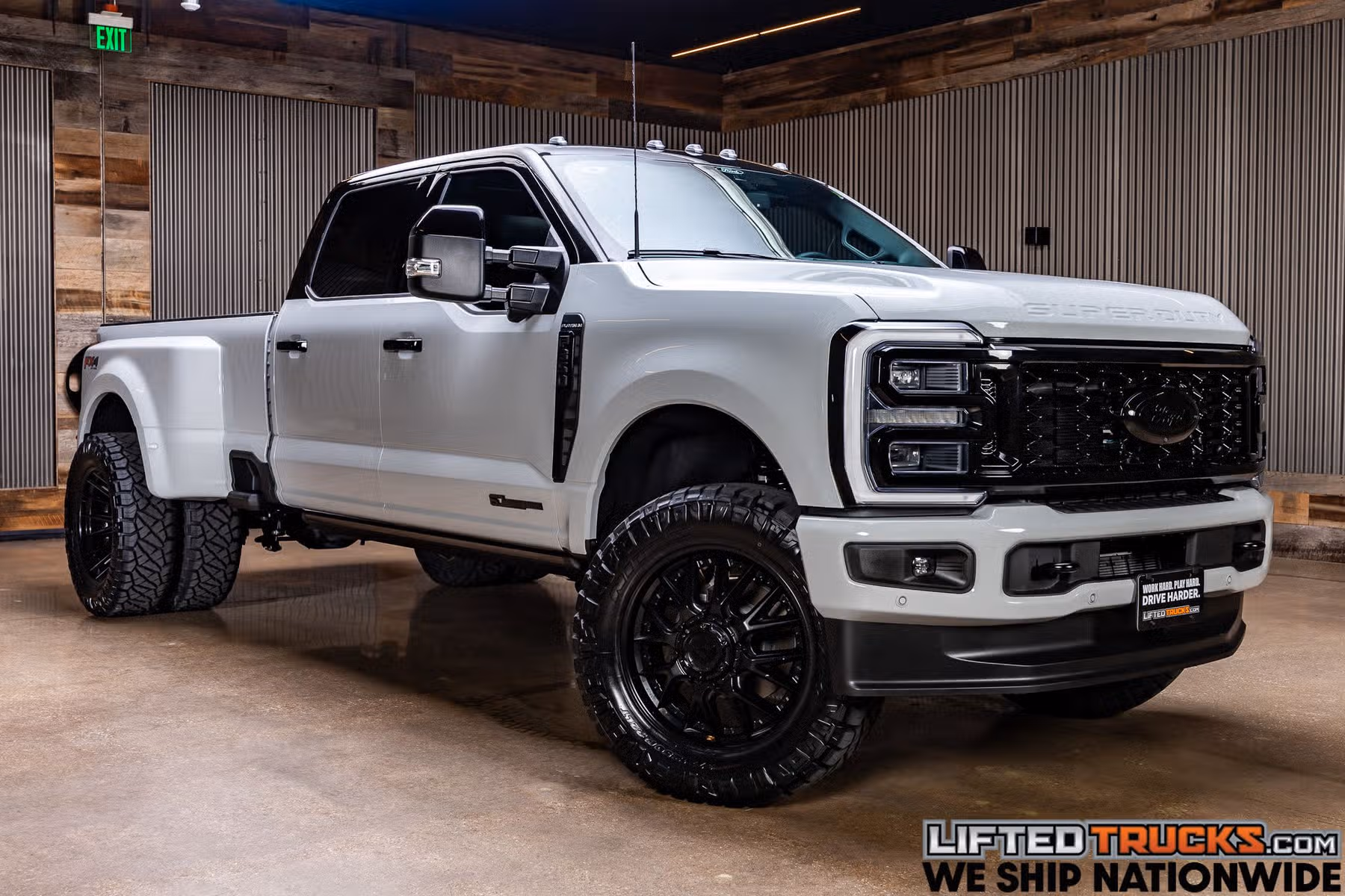 2026 Ford F-350 Super Duty Platinum Crew Cab Image 1