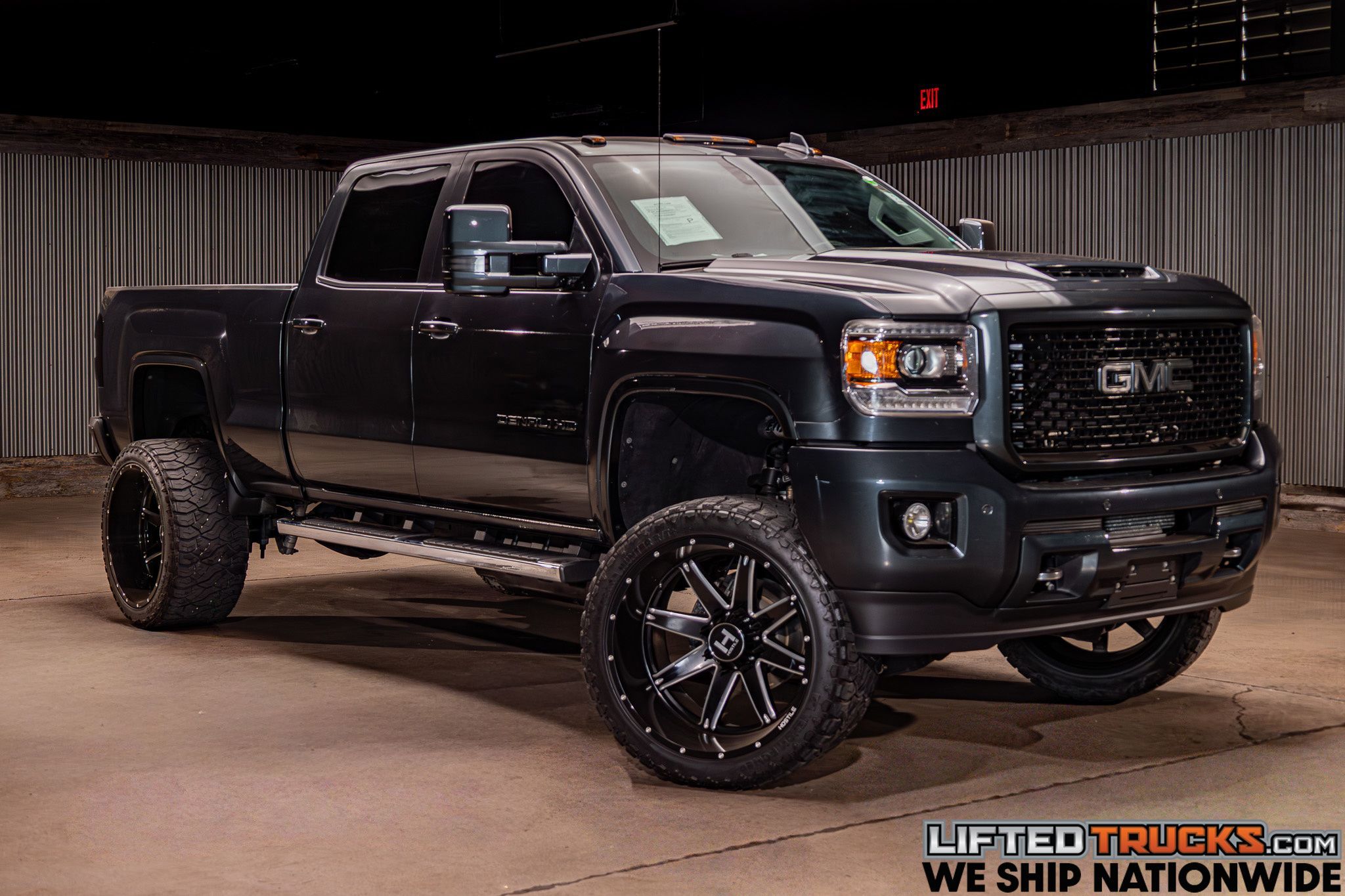 2017 GMC Sierra 4WD Crew Cab Standard Box Denali's photo