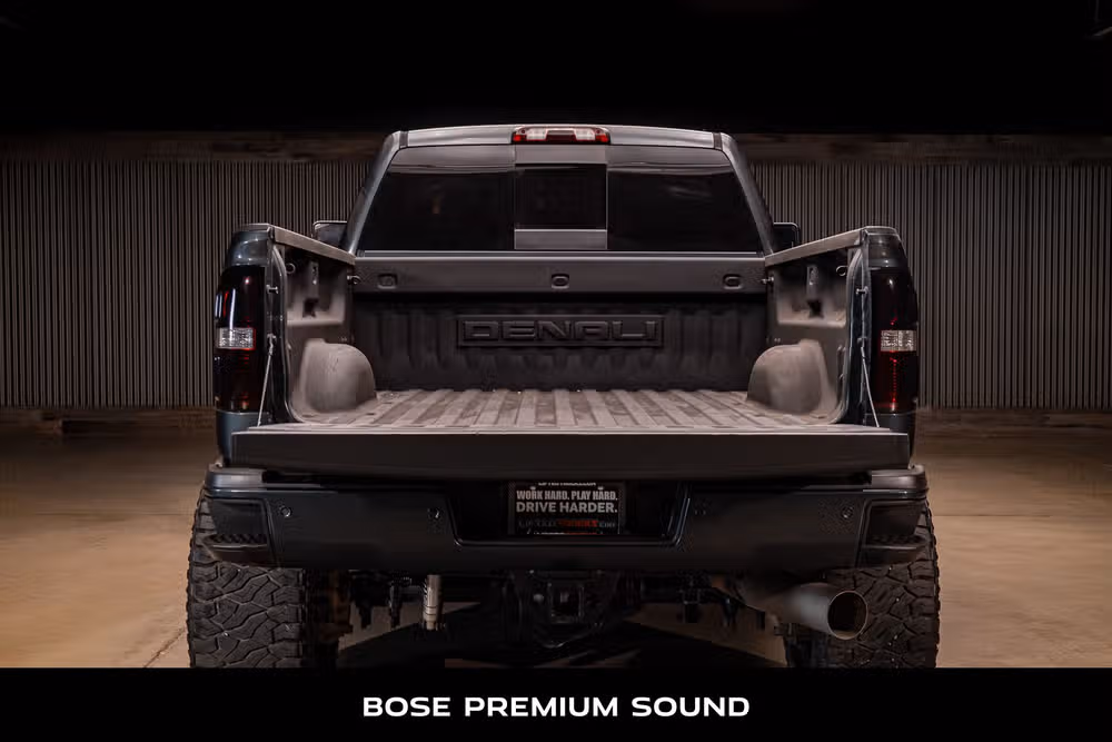 2017 GMC Sierra 2500HD Denali Crew Cab Image 8