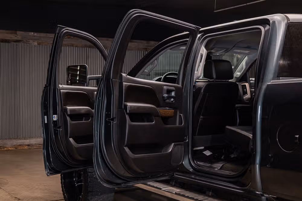2017 GMC Sierra 2500HD Denali Crew Cab Image 26