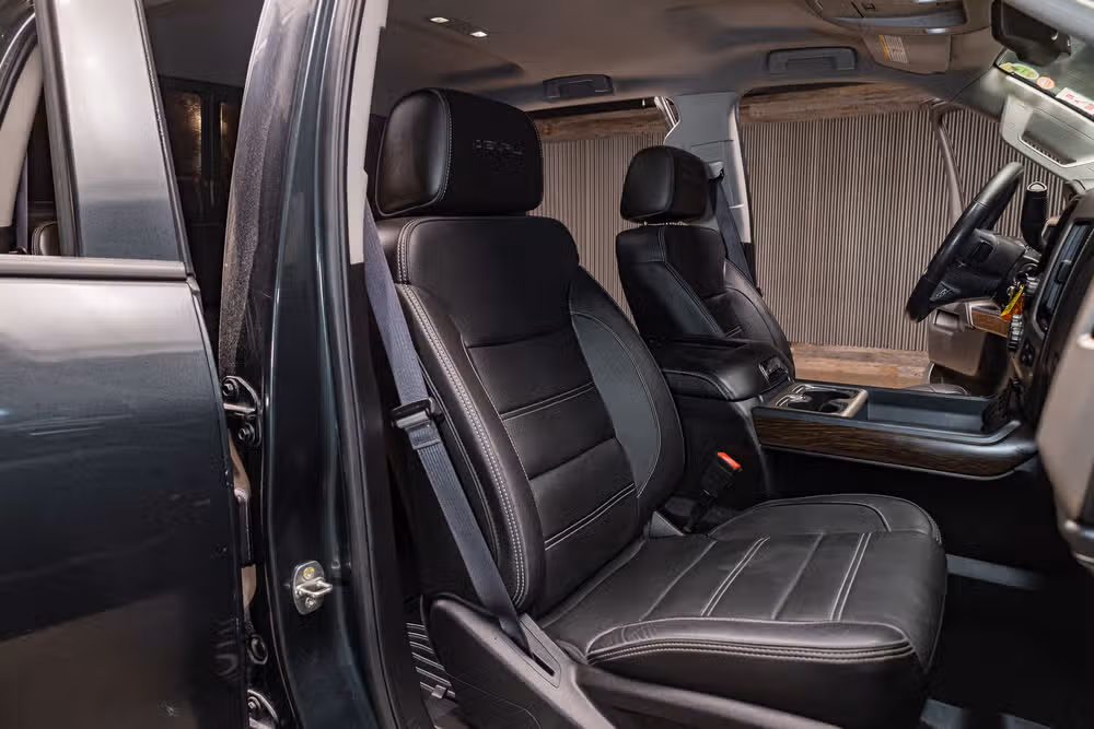2017 GMC Sierra 2500HD Denali Crew Cab Image 24
