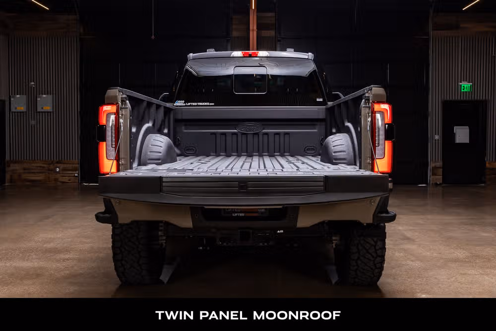 2026 Ford F-350 Super Duty Platinum Plus Crew Cab Image 9