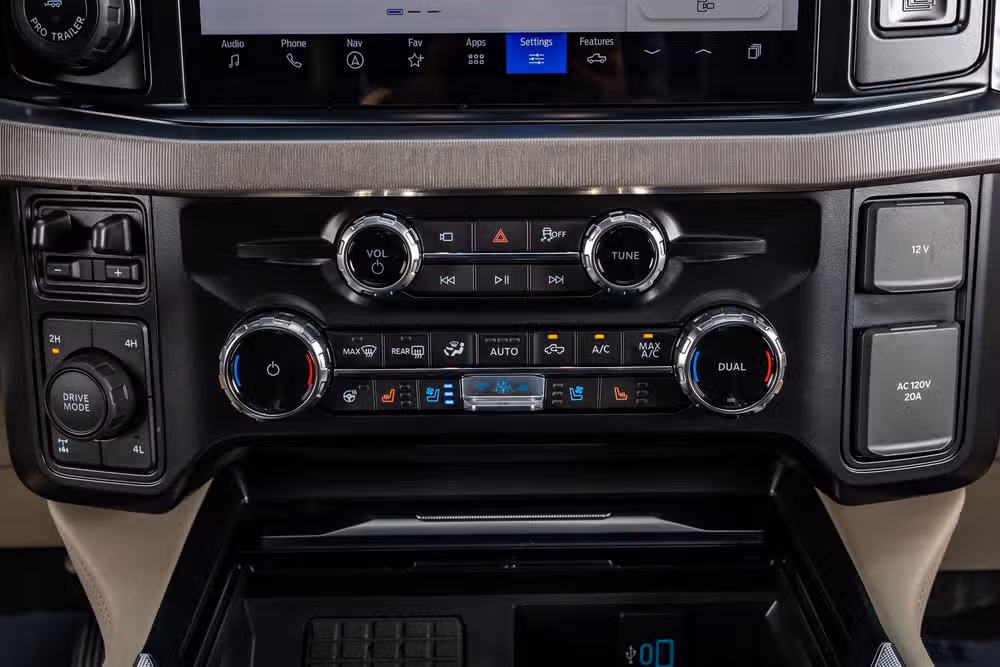 2026 Ford F-350 Super Duty Platinum Plus Crew Cab Image 28