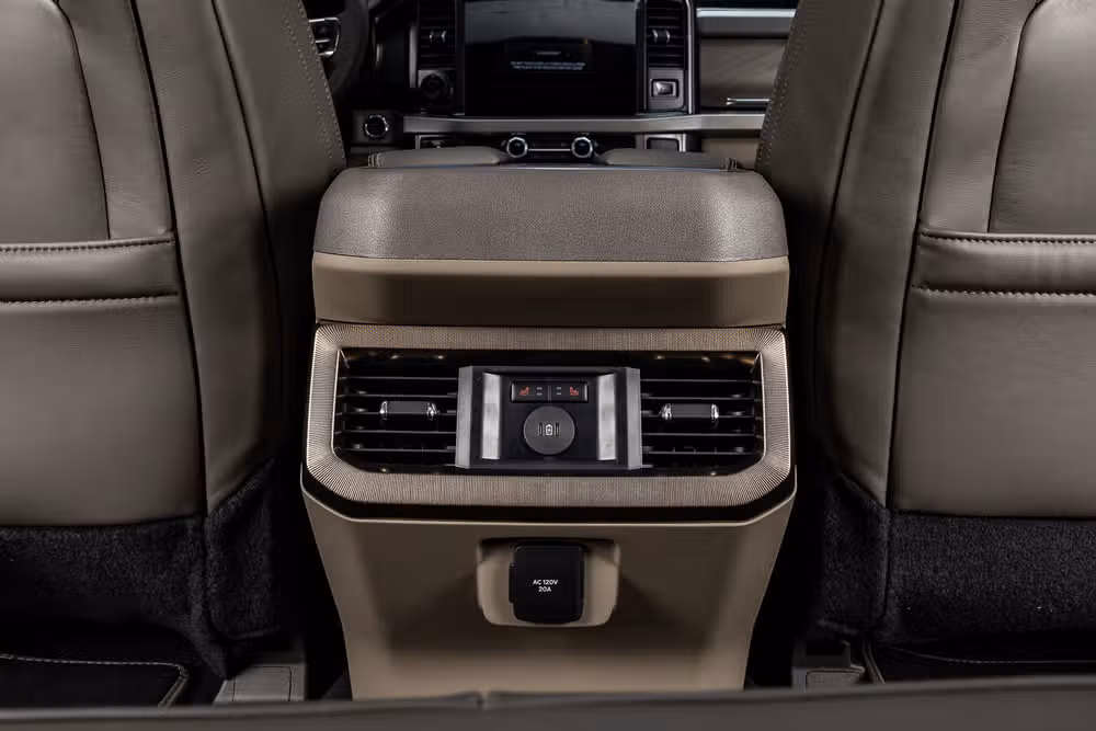 2026 Ford F-350 Super Duty Platinum Plus Crew Cab Image 35