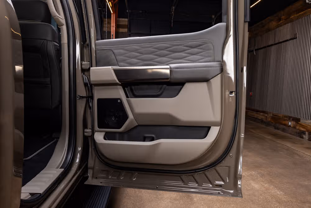 2026 Ford F-350 Super Duty Platinum Plus Crew Cab Image 41