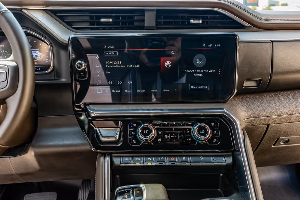 2025 GMC Sierra 1500 Denali Crew Cab Image 24