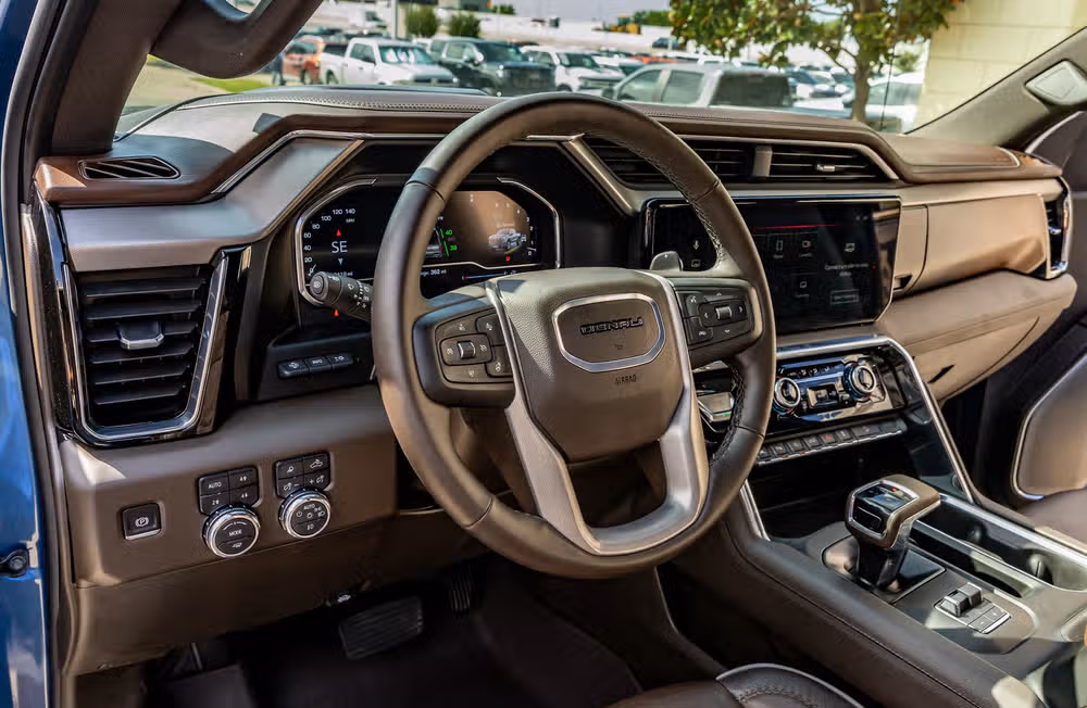 2025 GMC Sierra 1500 Denali Crew Cab Image 17